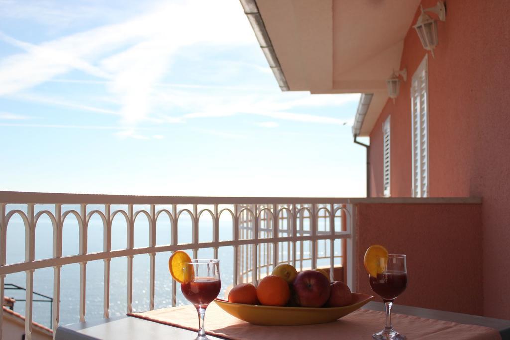 Lucija Apartment Seget Vranjica