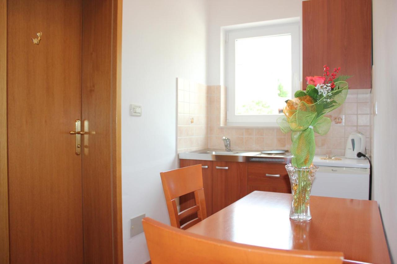 Apartment Lucija Seget Vranjica