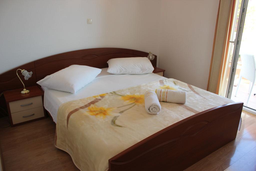 Apartment Lucija Seget Vranjica